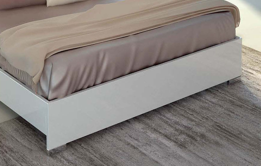 Lacquered Made in Italy Wood Luxury Platform Bed - Click Image to Close