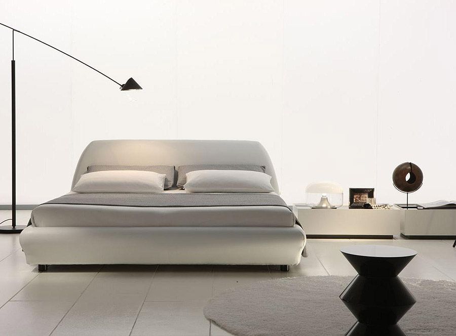 Lacquered Made in Italy Leather Elite Platform Bed with Drawers Austin