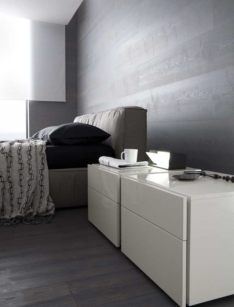 Lacquered Made in Italy Wood and Nano Fabric High End Platform Bed in Grey - Click Image to Close