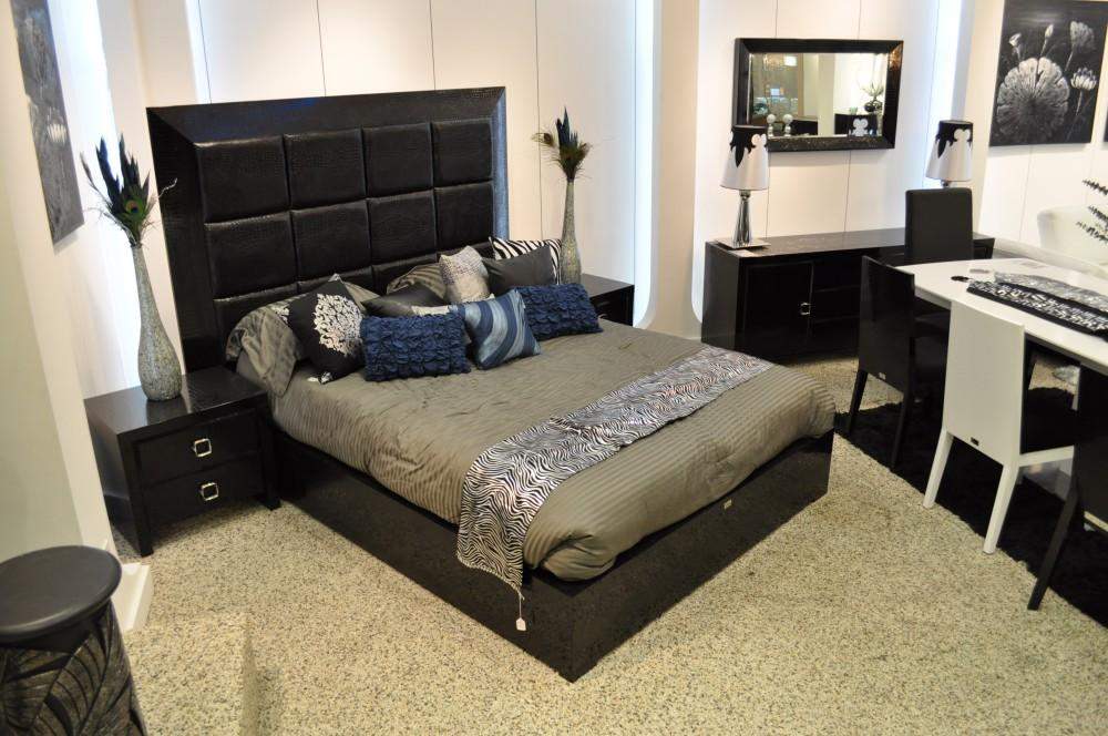 Elegant Leather High End Platform Bed - Click Image to Close